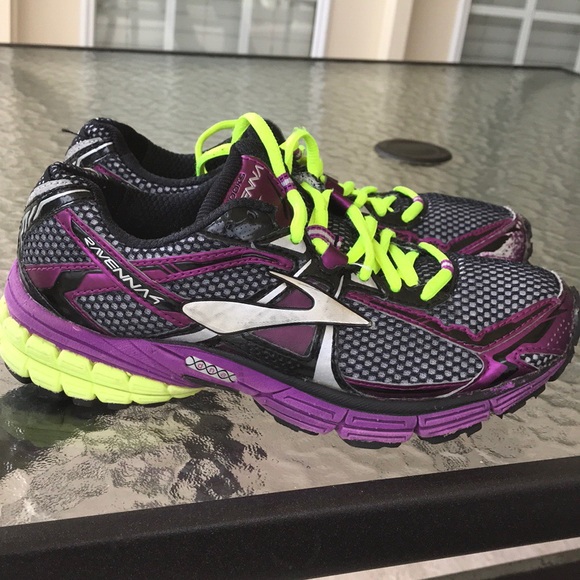 Brooks Raveena 4 - Picture 2 of 6